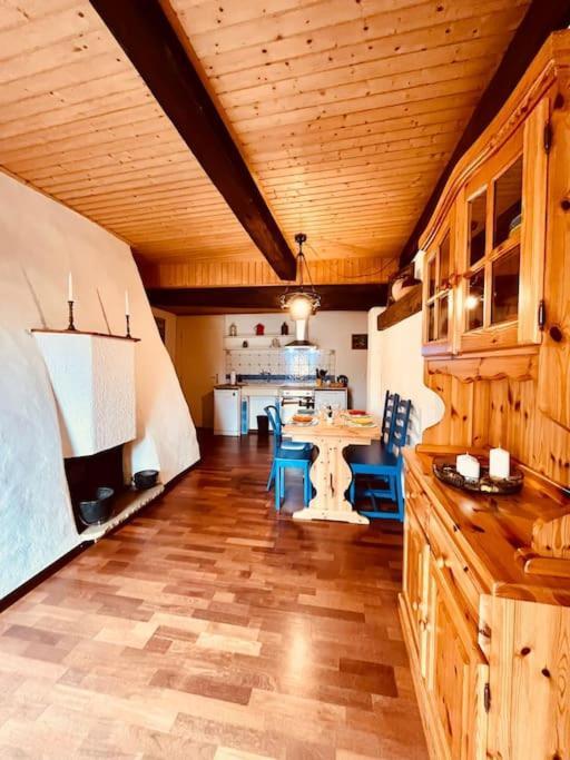 Charmant Appartement De Vacances Alta Ripa Hauterive  Bagian luar foto